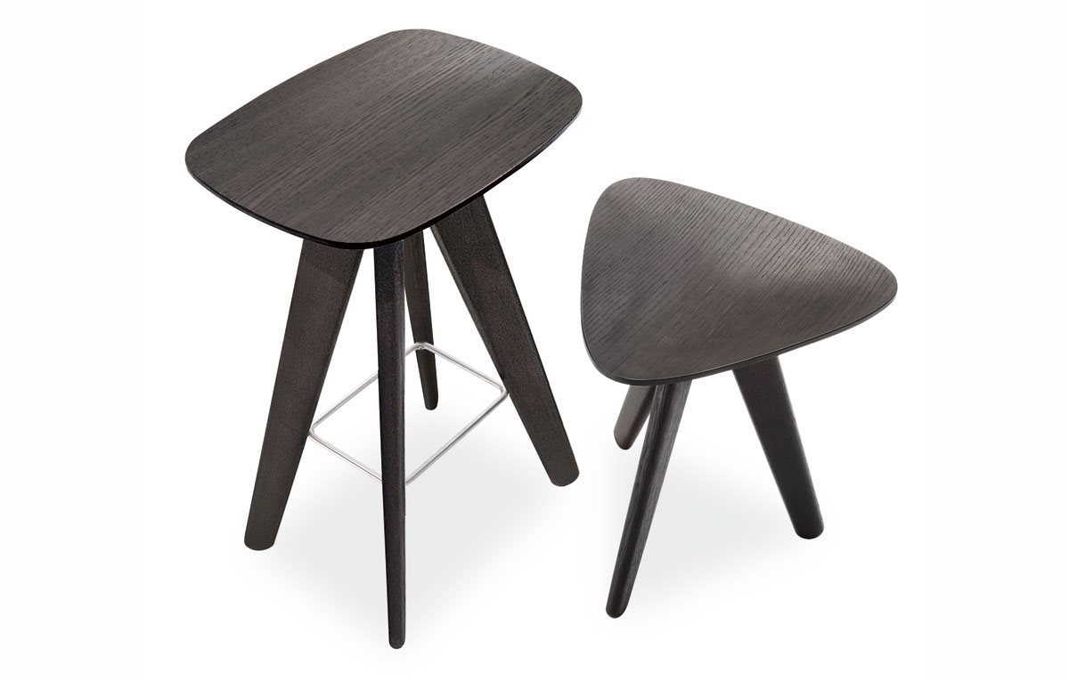 ICS-Ipsilon.
							Барные стулья.
							Бренд: Poliform (Италия).
							
								Дизайнер: Rodrigo Torres